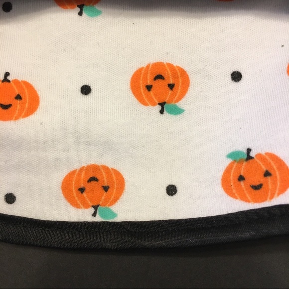 3/$20 💞NWOT 3 Pack Modern Baby Halloween Bibs - Picture 3 of 5